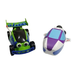 Juego de 2 coches de radiocontrol Toy Story Pop Out 2018 nave espacial Woody Buzz Mattel Disney Pixar - Imagen 1 de 9