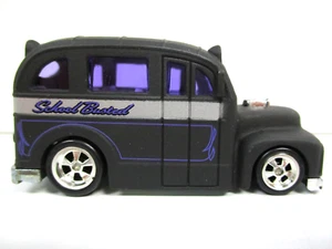 HOT WHEELS - LARRY'S GARAGE CHASE SCHOOL BUSTED - FORD SCHOOL BUS - REAL RIDERS - Picture 1 of 10