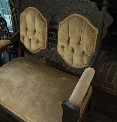 Antiguo sofá de dos plazas Eastlake Foto 1 de 4