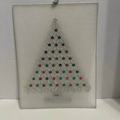 Arte de pared de árbol de Navidad hecho a mano hilo de plata lentejuelas lienzo de plástico ~ vintage Foto 1 de 4