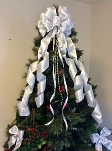 SILVER & WHITE CHRISTMAS "TREE TOPPER" BOW RIBBON 28x130cm SNOWFLAKES - Picture 1 of 12