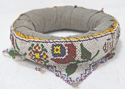 Antiguo soporte para maceta anillo redondo de tela original cuentas antiguas hechas a mano trabajo Foto 1 de 4