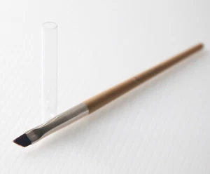 Delineador de ojos en forma de ángulo CLARINS con pincel longitud aprox. 5,5 pulgadas. Nuevo sin caja - Imagen 1 de 2