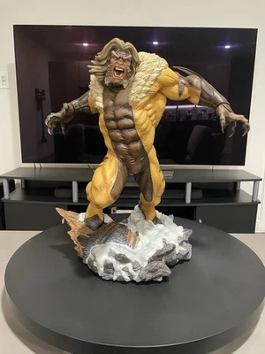 Diente de sable Sideshow Collectibles formato premium 284/1000 - MIRAR Foto 1 de 4