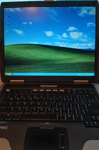 HP COMPAQ Presario 2200 15" - Intel Celeron Laptop with Charger + bag - Picture 1 of 4