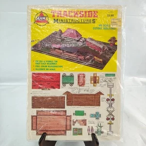 Vtg AHM HO Scale Cutout Buildings Trackside Ministructures Set of 5 Complete NOS - Picture 1 of 9