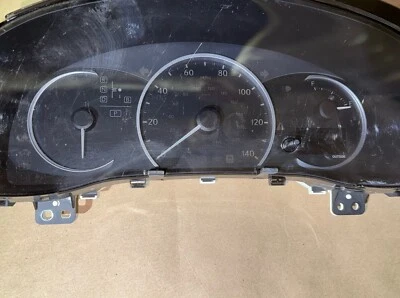 Cuadro de instrumentos velocímetro 2011 2012 2013 Lexus CT200H medidores de panel 149 km millas Foto 1 de 4