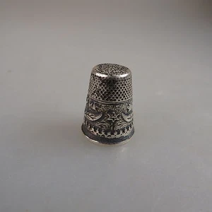 Fingerhut Borte mit Blumen verziert Sterling Silber (44735) - Picture 1 of 2