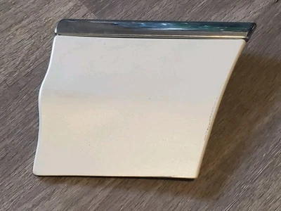 1997-2005 Buick Park Avenue  Diamond 98U 800J Rh Fender trim molding Passenger - Image 1 of 4