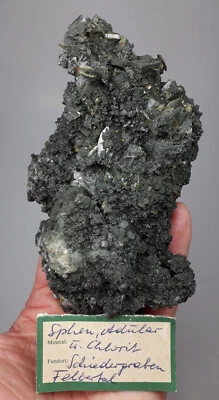 Sphen/Titanit, Adular - Schiedergraben, Felbertal, Pinzgau, Österreich NST - Bild 1 von 4