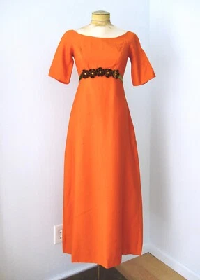 Maxi Vestido De Colección Años 60 70 Calabaza Imperio Dama de honor Vestido Tren Terciopelo Flores Lazo S Foto 1 de 4