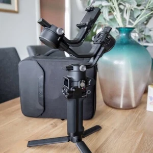 DJI Ronin-SC2 Combo Gimbal - Picture 1 of 7