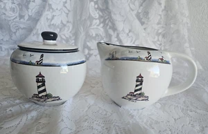 Crema y azúcar Coastal Lighthouse con tapa de Totally Today - Imagen 1 de 6