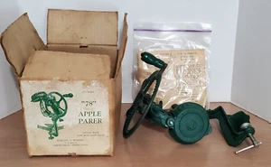 Vintage Model 78 Reading Apple Parer Green Cast Iron w/ Wood Handle 1940's USA - Picture 1 of 12