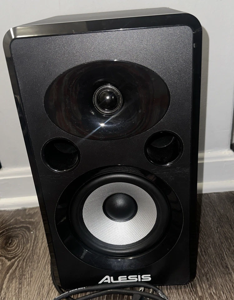 Alesis Elevate 6 6" Powered Studio Monitor - Image 1 of 4