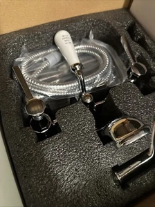 FrontLine Classical Traditional Lever Bath Shower Mixer Tap & Shower Kit Chrome - Picture 1 of 10