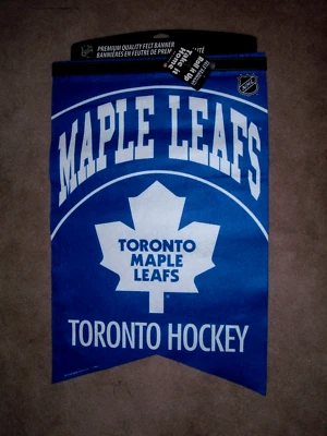 Toronto Maple Leafs NHL Hockey Hanging Felt 16.5” x 26” Wall Sign Banner NEW - Image 1 of 3