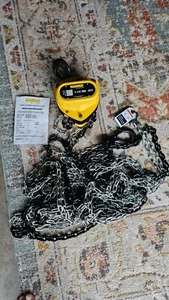 Sumner Chain Hoist 1 1/2 Ton With 30' Chain Fall PCB150C30 - Picture 1 of 3