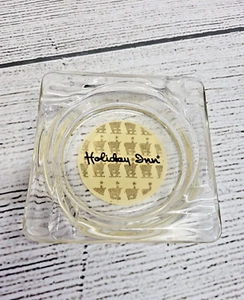 Cenicero de vidrio Holiday Inn vintage, cuadrado 4 cigarrillos - Imagen 1 de 4