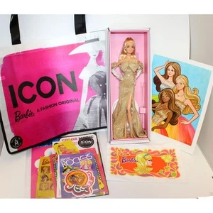 Glimmer in Gold Blonde Barbie Puppe Exclusive aus der National Barbie Conv. 2025 - Bild 1 von 7