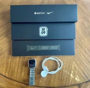 Apple Watch (série 7) Nike 41 mm Starlight aluminium (GPS) - Photo 1 sur 7