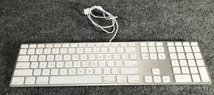 Teclado USB estándar con cable genuino Apple A1243 con teclado numérico PROBADO funciona - Imagen 1 de 19