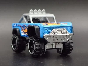 1966-1977 Ford BRONCO 4X4 fuori Strada su Misura Blu 1:64 Scala Modellino Auto - Foto 1 di 4