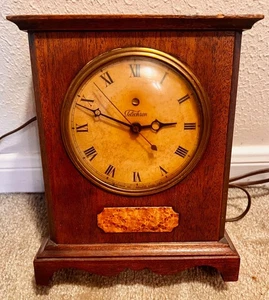 Telechron Vtg 1940s Knickerbocker Wood Mantel Clock Model 4H99 Works Great - Picture 1 of 2