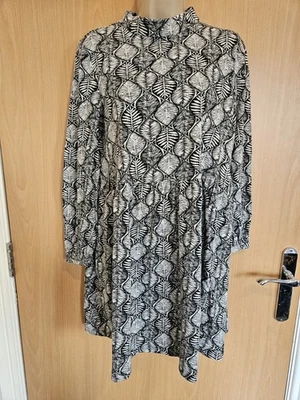 SEASALT Selven Dress Black & White UK 10 Leafy Long Sleeve Tunic Jersey Pockets - Image 1 of 4