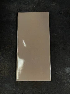 Braun 2 7/8 x 5 7/8 nFliese Keramik Wandumbau Kunst Vintage C#235 MUSTERSTÜCK - Bild 1 von 1