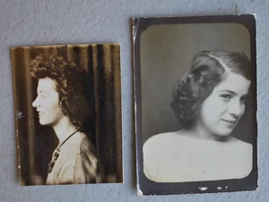 Pretty Girls Curly Hair Side Profile Vintage 1940s Photo Booth Photo Lot X2 - Bild 1 von 3