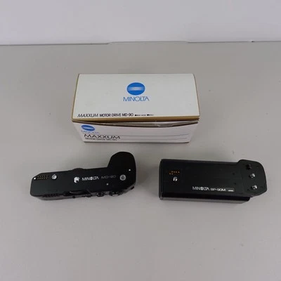 Minolta Motor Drive MD-90 y batería BP-90M Foto 1 de 4