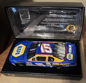 2001 Michael Waltrip NAPA Daytona 500 Race Win ELITE 1:24 scale car - Picture 1 of 3