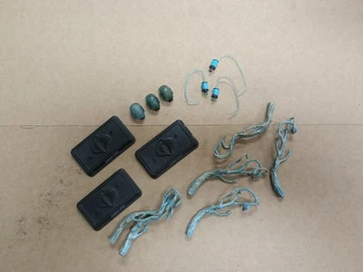 Gi Joe 2011 30th Anniversary Zombie Viper Parts Lot - Image 1 of 4