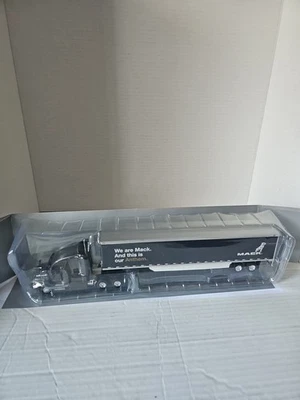 First Gear 1/64 Mack Anthem Sleeper Cab With Box Trailer Perfect! New In Box - Image 1 of 3