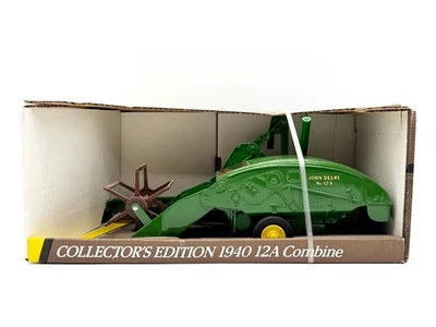 1/16 John Deere 1940 12A Pull Type Combine - Image 1 of 3