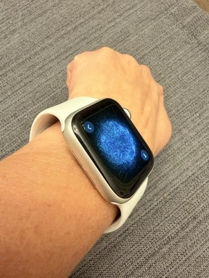 Apple Watch серии SE 40 мм - Изображение 1 из 4