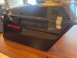 1993-2013 Harley Davidson FLHP, OEM Hard Saddle Bags, Match Set, Knob Top. - Picture 1 of 15