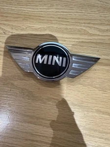 MINI CLUBMAN F54 emblema distintivo anteriore OEM 7351373 - Foto 1 di 4