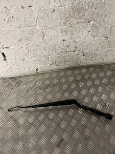 BMW X5 F15, F85 Front Wiper Arms 7304069 3.00 Diesel 230kw 2016 20225754 - Picture 1 of 2