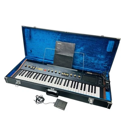 YAMAHA CP11 ELECTRONIC PIANO 61-Key 4 Tones AC100V 50/60Hz 10W with Hard Case - Image 1 of 4