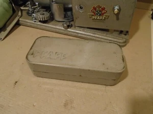 PFAFF ZUBEHÖRBOX Aufsatz Blechkoffer aus Vintage PFAFF 332 Nähmaschine - Bild 1 von 10