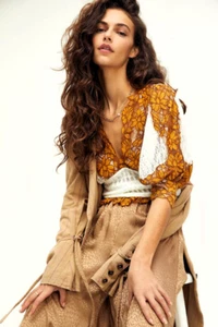 FREE PEOPLE WildFlowers Lace Crop Top - Ivory/Gold -LARGE RRP$98 - Picture 1 of 12