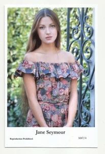 BX104) JANE SEYMOUR SWIFTSURE PHOTO POSTCARD (M47/4) FILMSTAR PIN UP GLAMOR - Picture 1 of 1