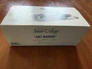Department 56 The Original Snow Village Series Just Married #54879 Set of 2 - Picture 1 of 7