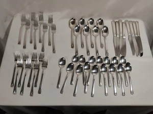 International WM Rogers 48 Pc Spring Charm aka Garland Silverplated Flatware  - Picture 1 of 13