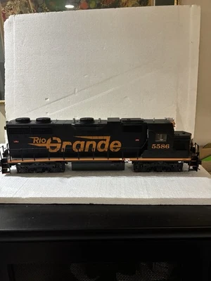 USA Trains G Scale RIO GRANDE GP38-2 Diesel Locomotive BLACK/ORANGE - Image 1 of 4