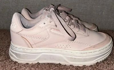 Reebok женщин клуб C двойной Geo кроссовки мягкий экрю/мел, белый, розовый размер 6 - Изображение 1 из 4