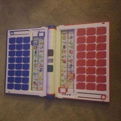 Electronic Guess Who Extra FUNCIONA Milton Bradley 2008 Juego Clásico Niños Foto 1 de 4