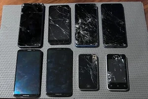 Defective Lot of Smartphones - Motorola Moto Z4 TCL Cricket Apple iPhone - Picture 1 of 2